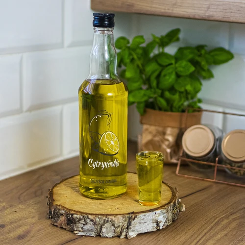 500 ml pudel keeratava korgiga, trükiga „Cytrynówka”, 1 tk - 7