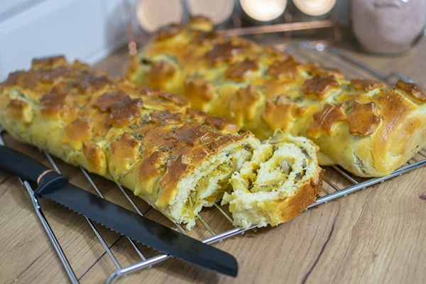 Pärmitainast kulebjaka kapsa ja šampinjonidega