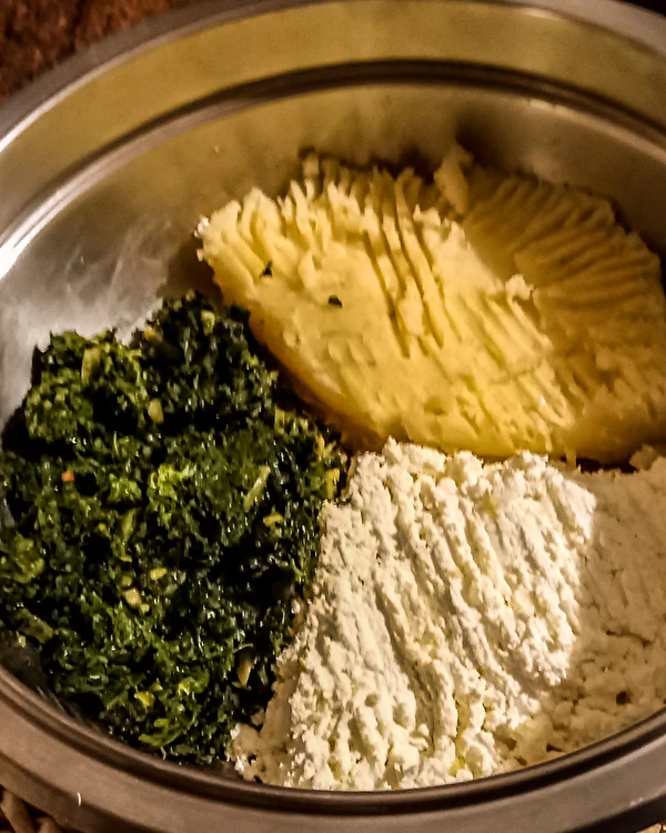 Spinatiga pärmitaignatäht